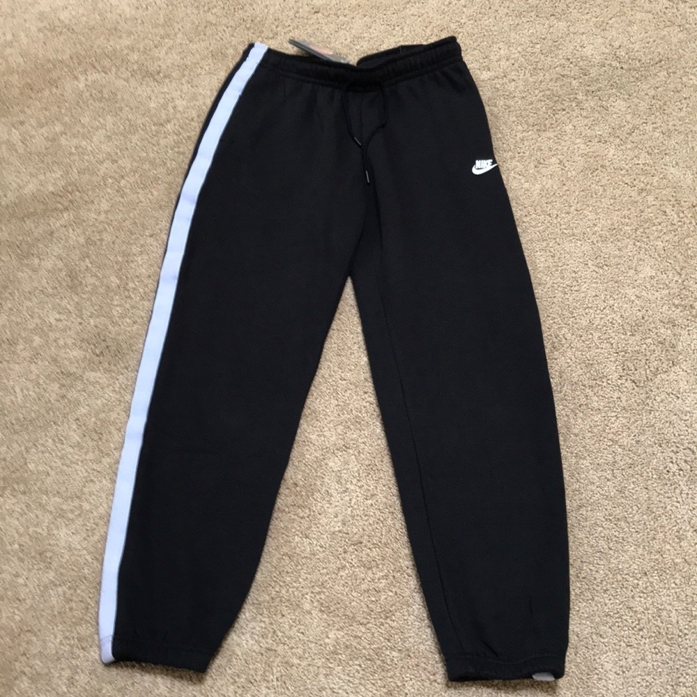 NWT! NIKE Size M black fleece lined joggers pants